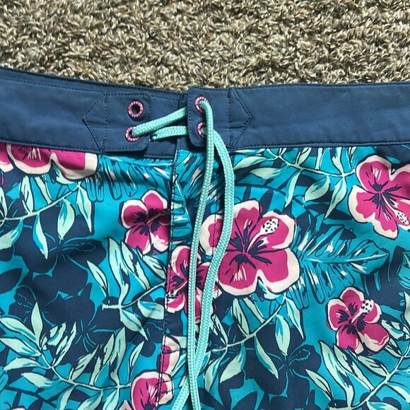Vineyard Vines Men’s Ocean Floral Board Shorts Size Waist 36 - Picture 2 of 5